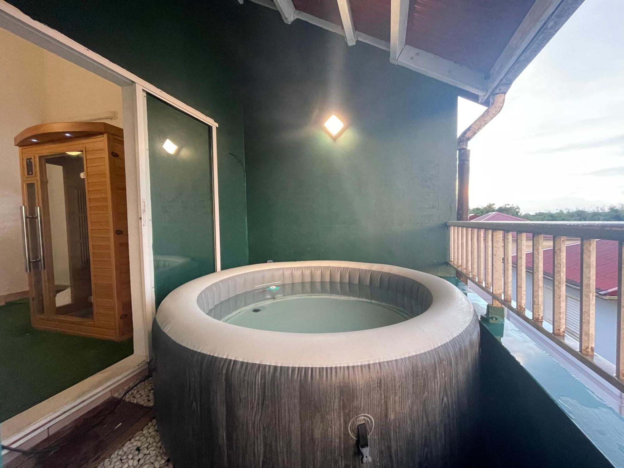 L'Appart Spa Privé, jacuzzi et sauna, accès exclusif Sainte-Rose Exterior foto